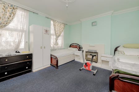 135 Churchfield Road, London, High Street Retail For Sale - 135 churchfield rd3061.jpg
