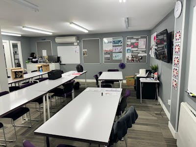 478 Chiswick High Road, London, Retail To Let - cdcd66e6-7a91-406a-9283-875d6f2778b6.jpg