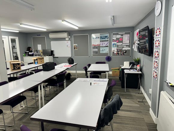 478 Chiswick High Road, London, Retail To Let - cdcd66e6-7a91-406a-9283-875d6f2778b6.jpg