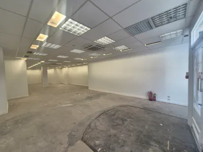 4 Warren Street, Stockport, Retail To Let - 20260909_161505.jpg