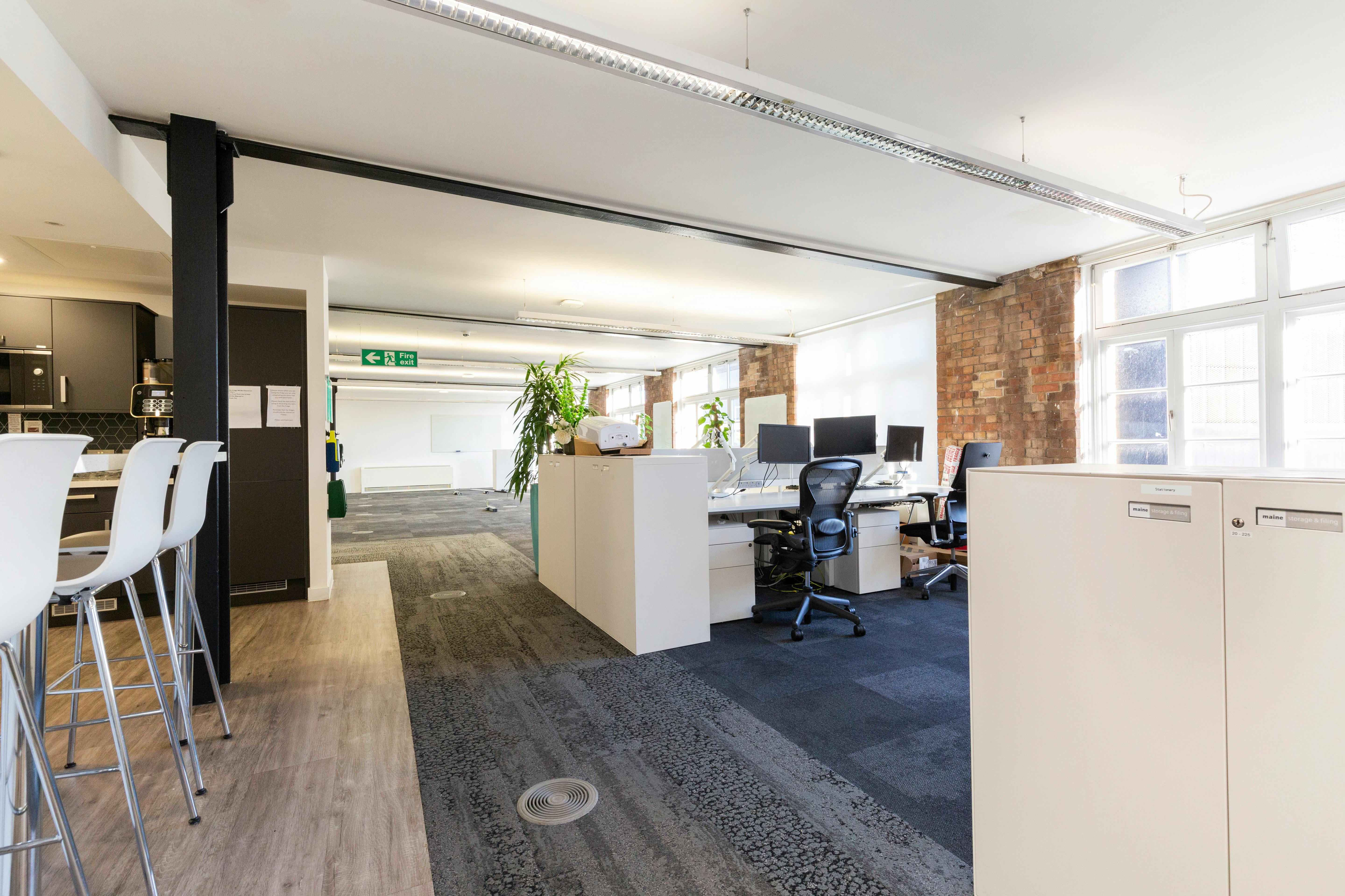 Office in London - photo 3