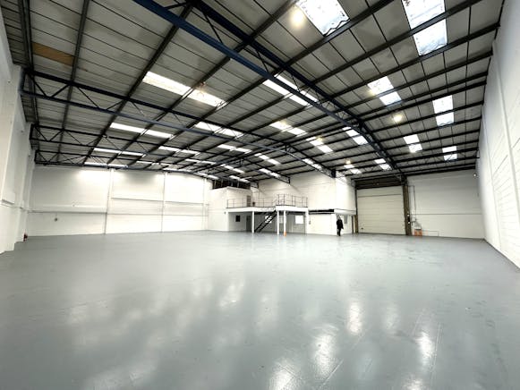 Unit 5 Somers Place, Brixton, Industrial / Leisure To Let - 20260120_140317102_iOS.jpg