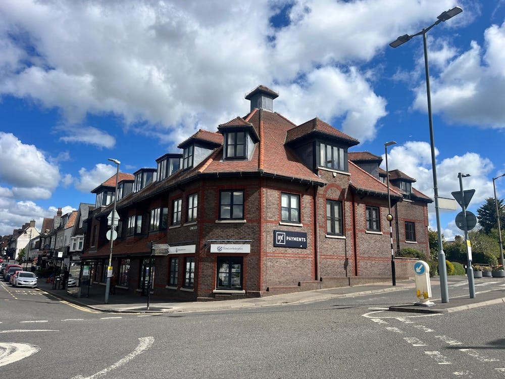 Ground Floor Office, 5 Chalfont Court, Amersham, Office To Let - WhatsApp Image 2026-04-20 at 12.21.0.jpeg