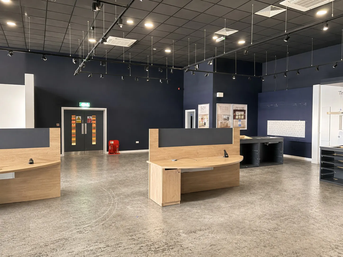 Unit 6 Ascent Park, Harlow, Industrial To Let - Showroom.jpg