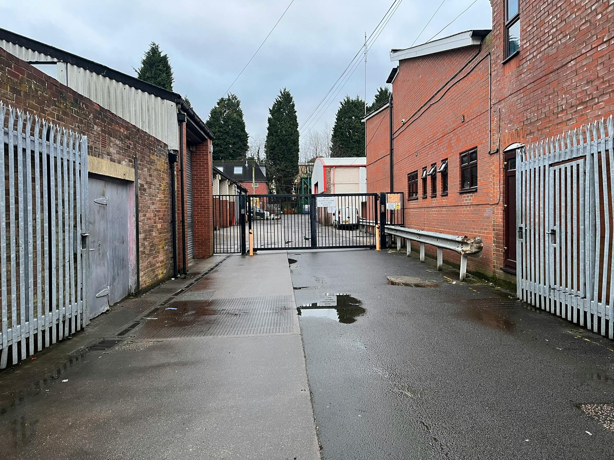 206-208 Bellingdon Road, Chesham, Development / Industrial For Sale - IMG_3124.JPEG