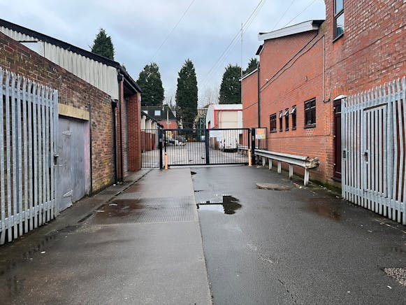 206-208 Bellingdon Road, Chesham, Development / Industrial For Sale - IMG_3124.JPEG