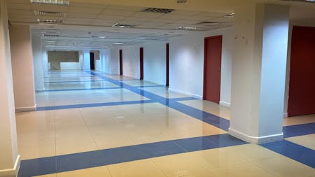 Showroom / Office Space, Bait Al Falaj, Darsite, Office To Let - Ruwi 1400 sqm 38.jpeg