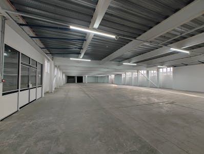 Cadogan House, White City, Warehouse To Let - IMG_20240104_111648020.jpg