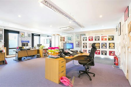The Timber Yard, London, Office For Sale - 1e3760406dabe930754b2e4bf5d413d0thetimberyardunit15drysdalestreetn16ndhoxtonshoreditchofficestudiointernal4dominionlondon.jpg