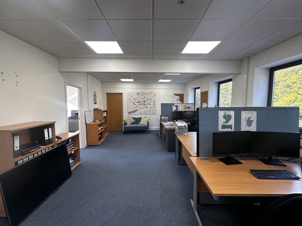 First Floor Offices at 7 Queensway - p5.jpg