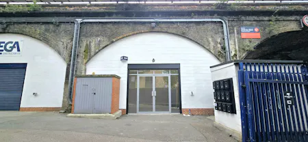 Arch 213, Ponsford Street, London, Industrial To Let - 20260508_140239(0) - Edited.jpg