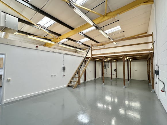 Unit 4 Hyatt Trading Estate, Stevenage, Industrial To Let - Image 3