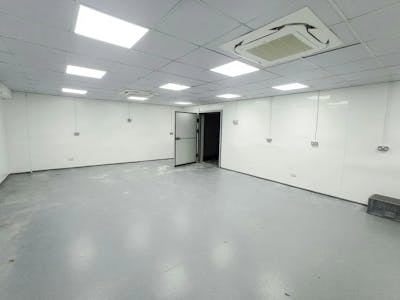 Unit 4, London, Industrial/Logistics To Let - Picture4.png