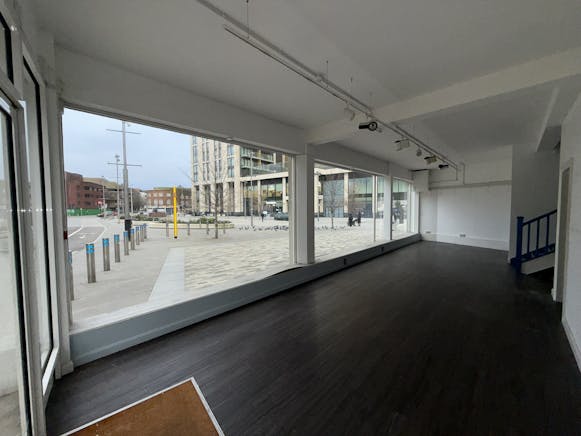 28 High Street, Woking, Retail To Let - IMG_5541.JPEG