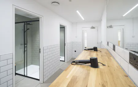 85 London Wall, London, Office To Let - 85 London Wall - Showers .png