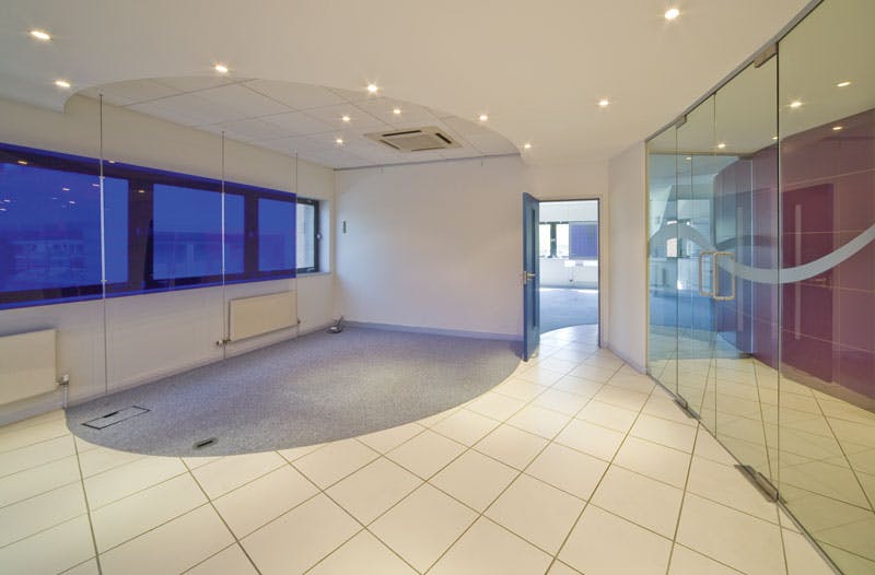 Office in Basingstoke - photo 3