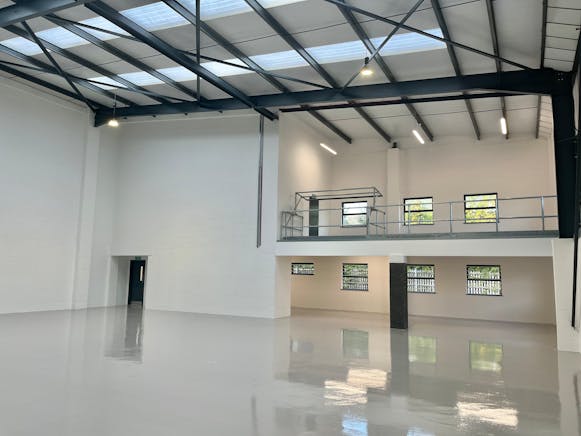 Unit 8 Airlinks Industrial Estate, Heston, Heathrow To Let - Warehouse 4.jpg