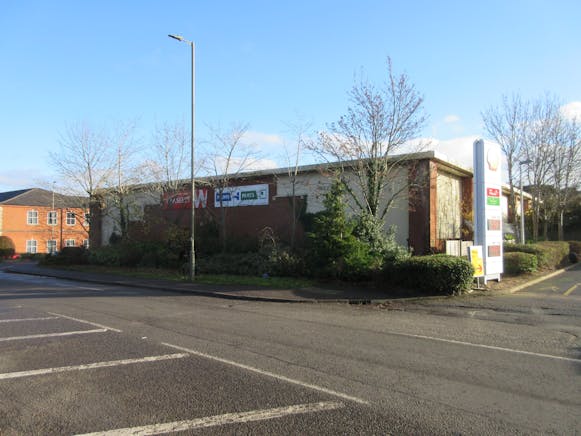 Plumb Centre, Send, Industrial / Warehouse To Let - IMG_2882.JPG