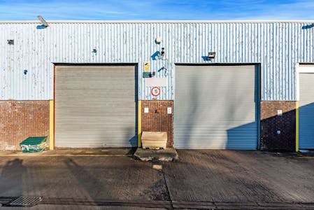 260-266 Helen Street, Argyll House, Glasgow, Industrial/Logistics To Let - Roller shutters main warehouse.jpeg