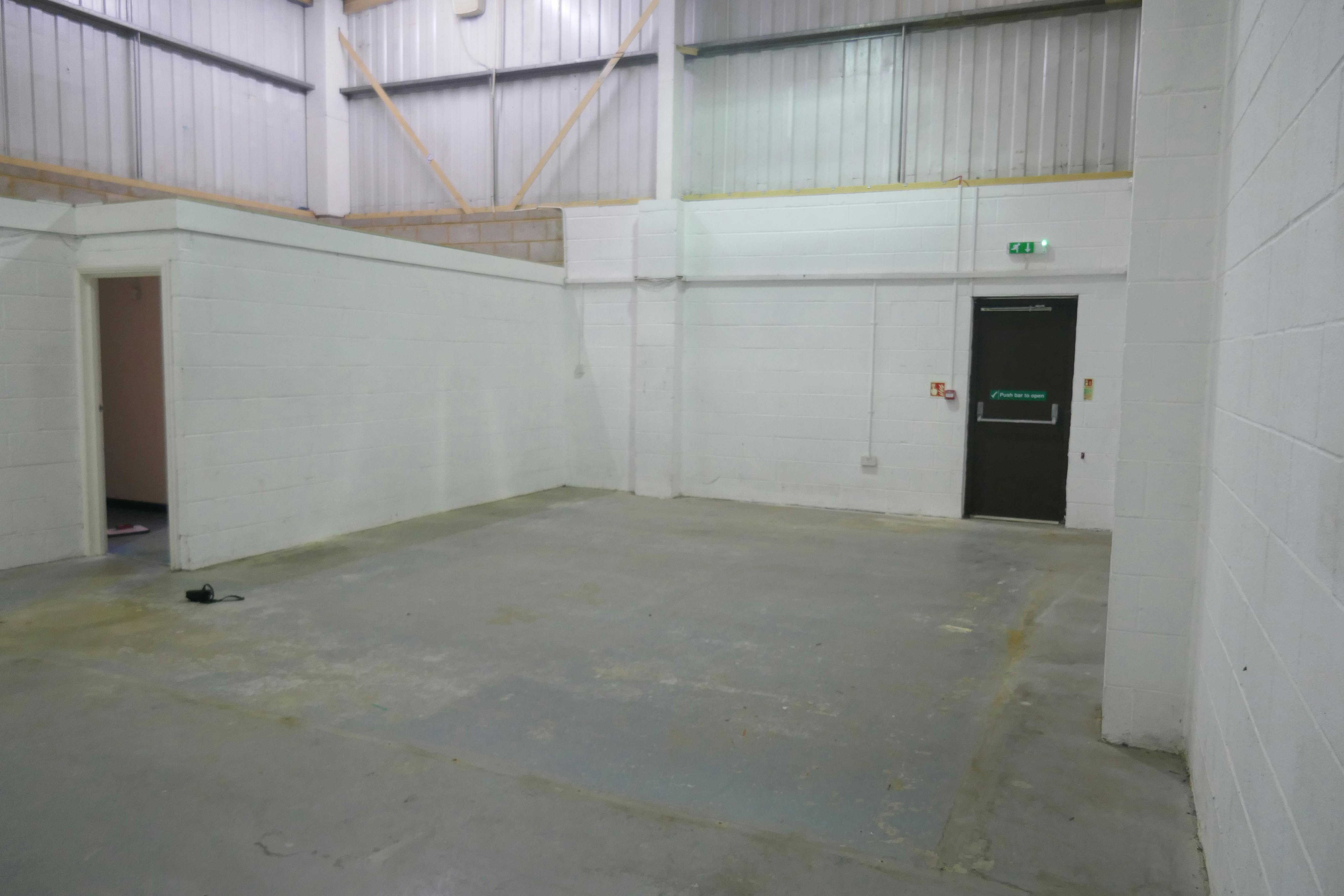 Units 15-16, The Links Business Centre, Bishop's Stortford, Industrial To Let - P1030730.JPG