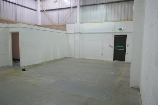 Units 15-16, The Links Business Centre, Bishop's Stortford, Industrial To Let - P1030730.JPG