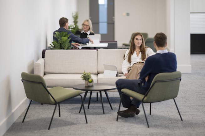 3rd Floor, 45 London Road, Reigate, Offices To Let - 45 London Road Reigate_39.jpg