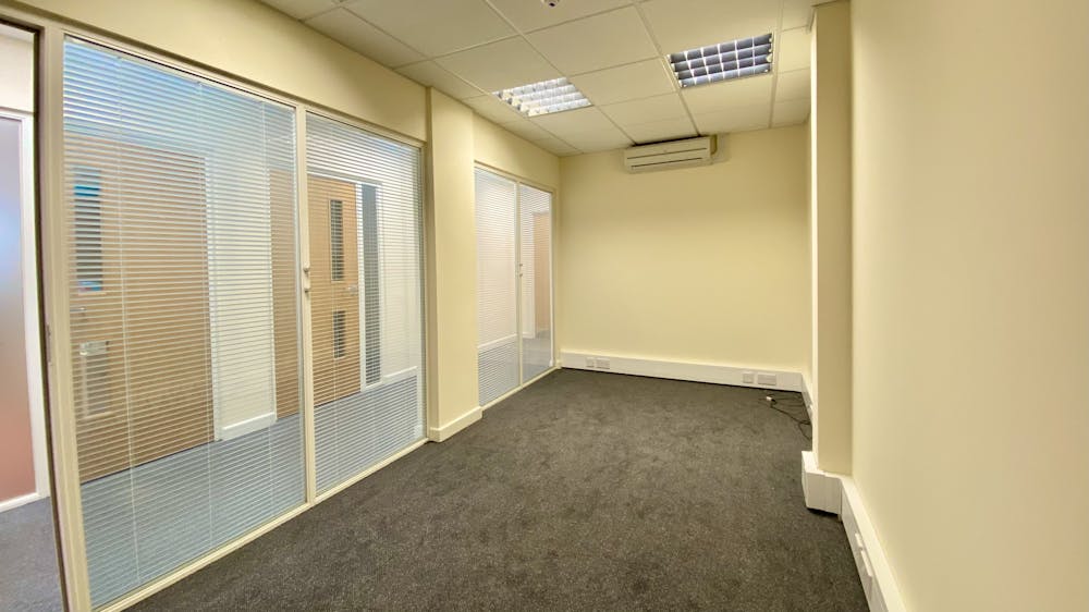 Unit B2, Bramingham Business Park - Image 2