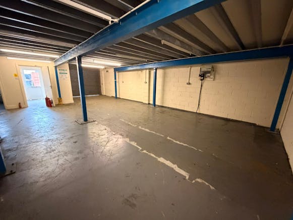 11 Rosshill Industrial Park, Southend-on-Sea, Industrial To Let - WhatsApp Image 2026-05-11 at 16.11.26.jpeg