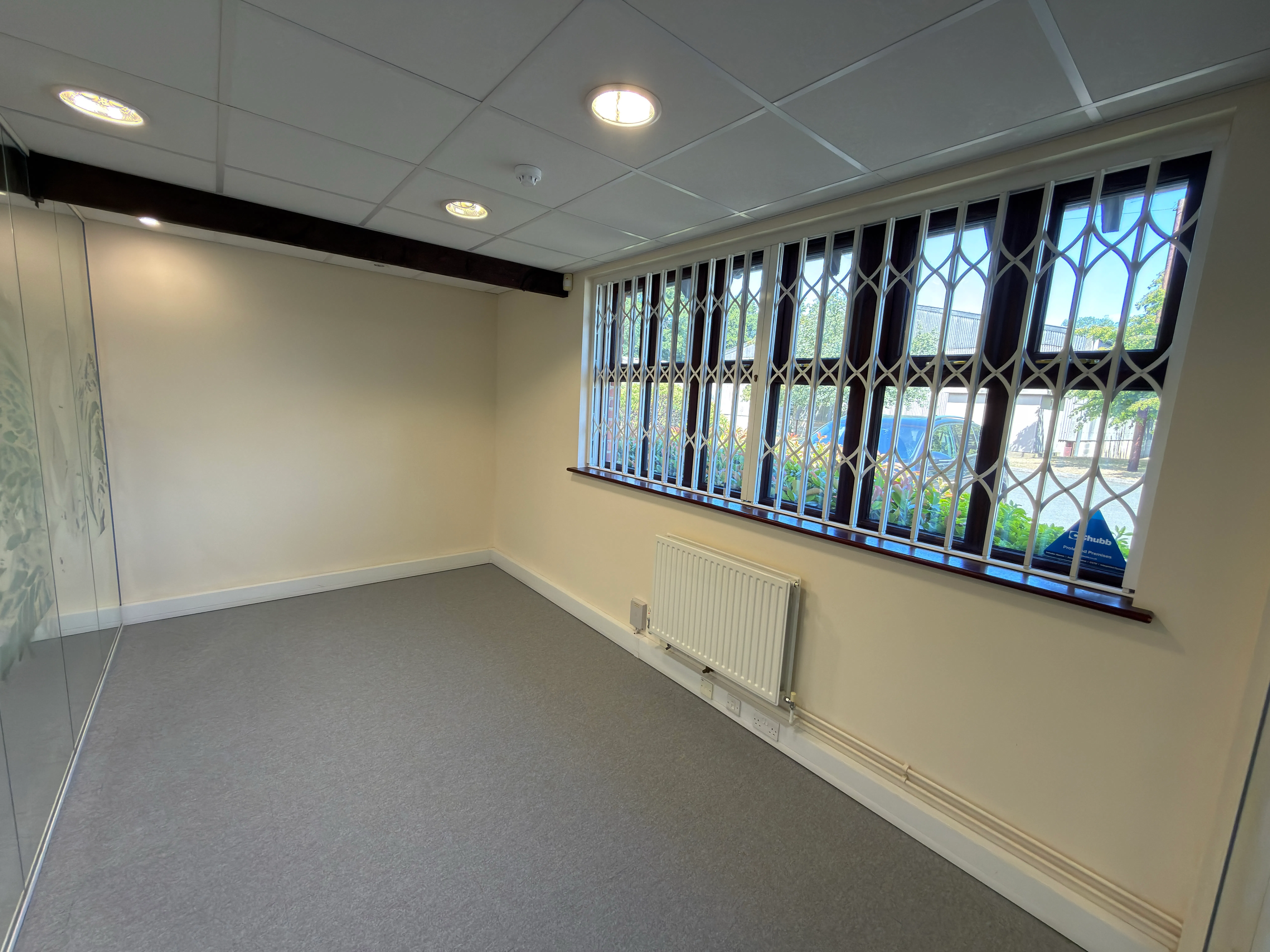 Office Suite, Unit 7 Lidstone Court, Slough, Offices To Let - 20260706_115355338_iOS.jpg