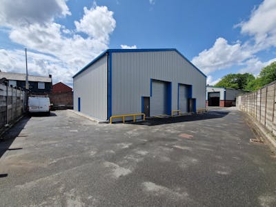 Unit 2 & 3, Hyde, Industrial/Logistics To Let - 20250606_132859.jpg