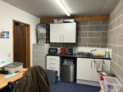 Unit 22, Market Drayton, Light Industrial To Let - 7.jpg