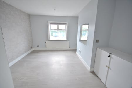184 Chaddock Lane, Manchester, Office To Let - Office