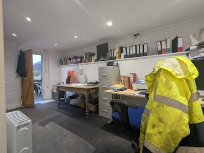 Piccards Farm Barn, Guildford, Industrial / Light Industrial / Office / Open Storage To Let - 1000008409.jpg