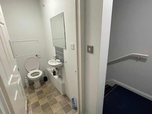 8 Tanners Yard, Bagshot, Offices To Let - unnamed 7.jpg