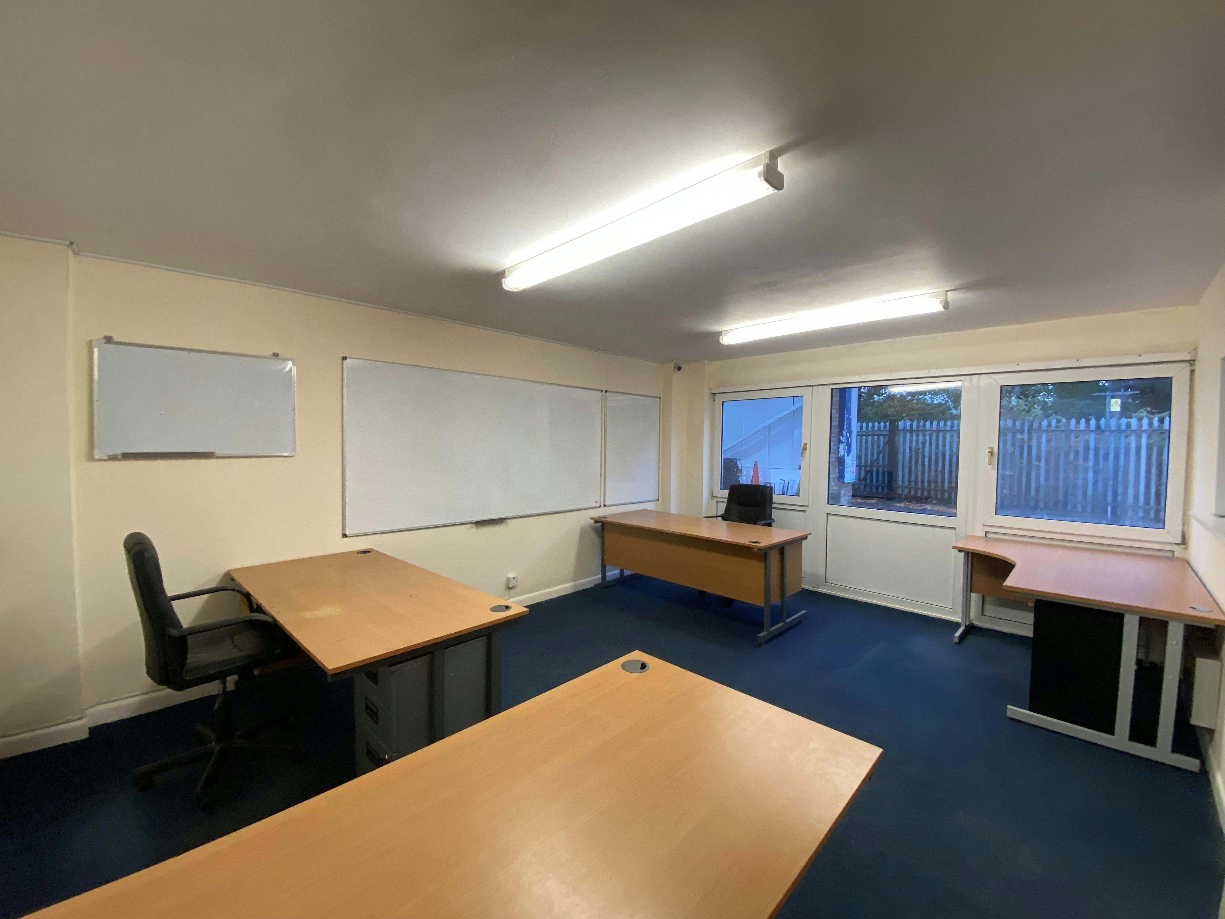 19 Bordon Trading Estate, Bordon, Industrial / Warehouse To Let - IMG_4176.jpeg