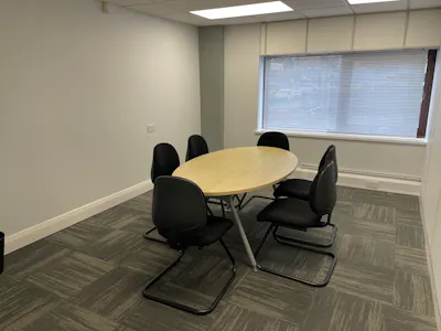 3 Brittingham House, Orchard Street,, Crawley, Office To Let - WEB IMG_8199 (1).jpg