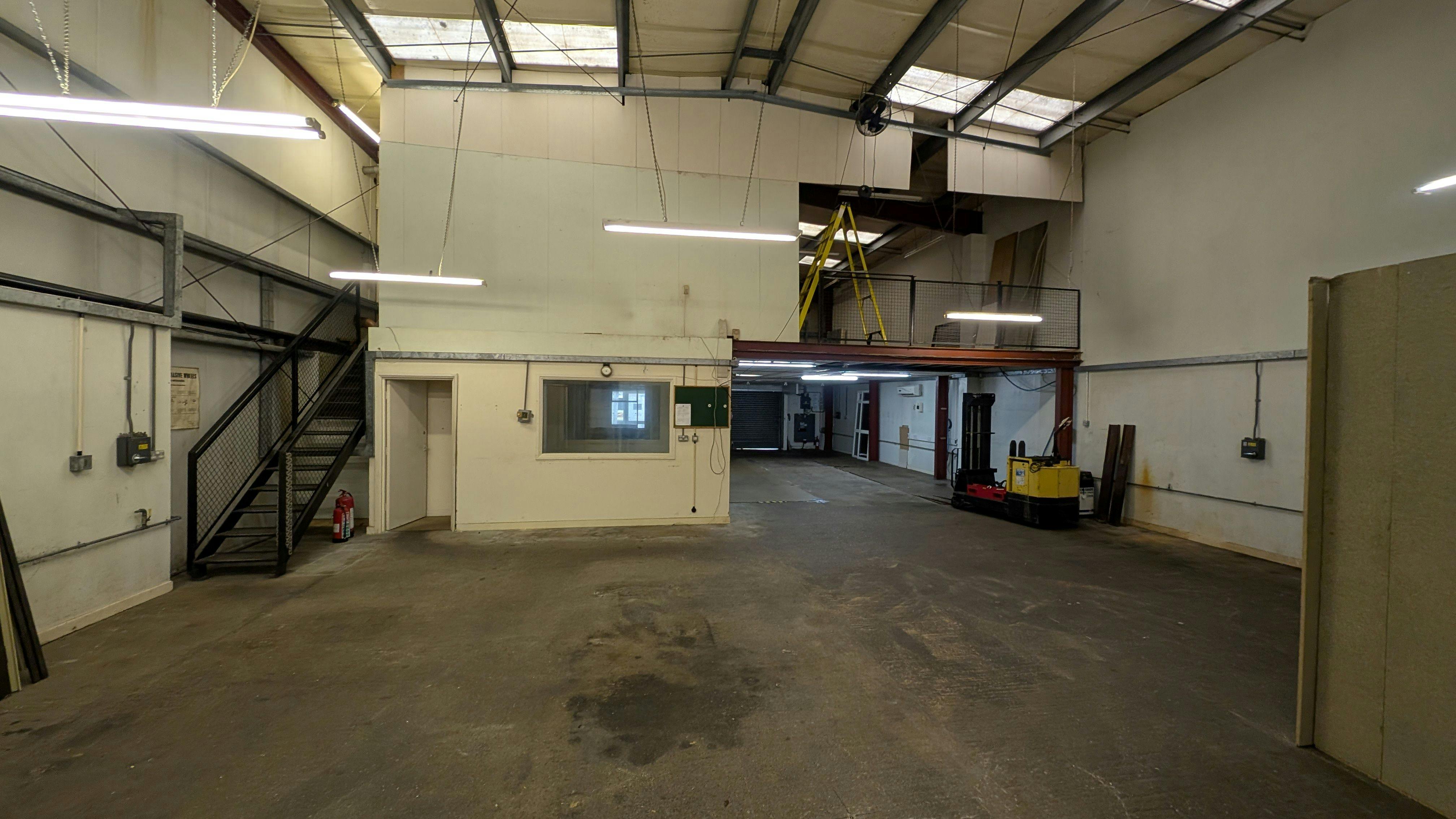 Industrial Unit in Fareham - photo 4