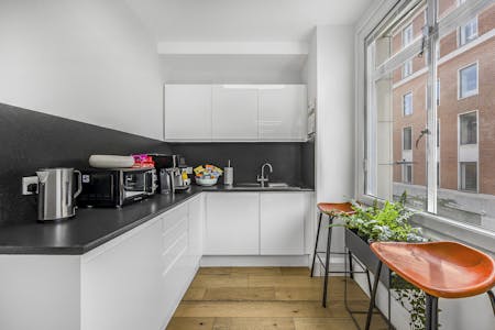 41-42 Eastcastle Street, London, Office To Let - pantry 2.jpg