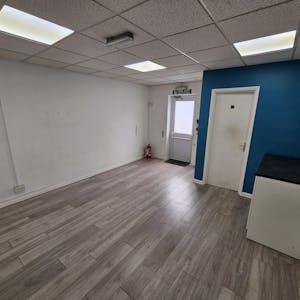207 Lower Church Road, Burgess Hill, Retail To Let - 60569ba0bc824eca824afa64e84353d7.jpg