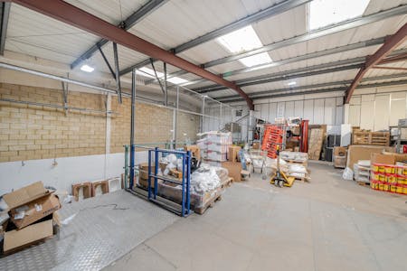 Unit 6, London, Industrial To Let - 13735494690b464a1ce0f.jpg