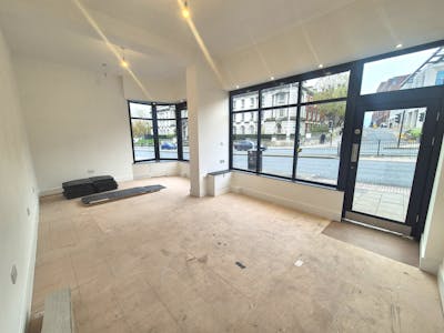 88-90 Wellington Road South, Stockport, Retail To Let - 20251110_124808.jpg