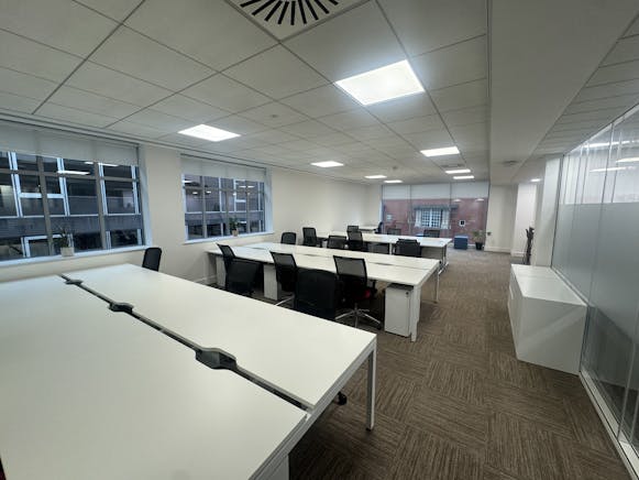 Scale Space, 45 Wollaton St, Nottingham, Office To Let - IMG_4872.jpg