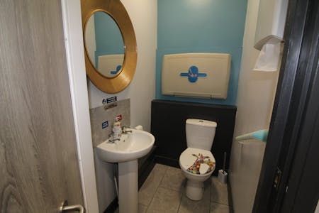 Unit 2, Redcar, Office / Retail To Let / For Sale - IMG_5875.JPG