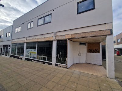 18-21 Wellington Way, Waterlooville, Leisure / Office / Restaurant / Retail To Let - 20250923_155442.jpg