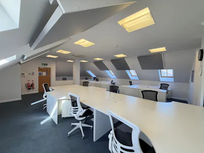 25 High Street, Rickmansworth, Office To Let - 003.jpg