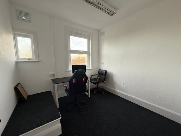 163 The Broadway, Thorpe Bay, Office To Let - First Floor Rear