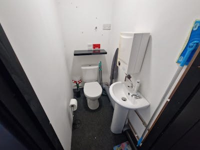7D West Street, Havant, Leisure / Office / Retail To Let - 20250811_122222.jpg