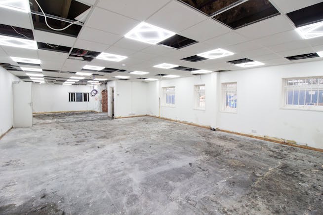 Unit 10b Lyon Way Industrial Estate, Greenford, Industrial / Warehouse To Let - 8.jpg