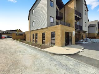 1 Regency Court, Rayleigh, Office / Retail To Let - db99e196a1c6ab36cfc6dd252abd56ed844926b8picture5.jpg