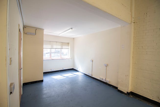 Unit 3 Kildare Close, Middlesex, Industrial / Warehouse To Let - 5.jpg